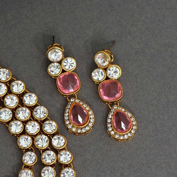 Pink Color Kundan Necklace and Tikka Set - Picture 3 of 4